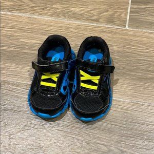 Reebok Baby Boy Black Mesh Lace up Velcro Running Sneaker Shoes Size 4